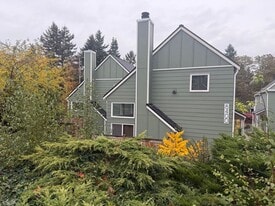 8400 25th Ave SW in Seattle, WA - Building Photo