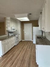 1809 Richmond Ave in Bryan, TX - Foto de edificio - Building Photo