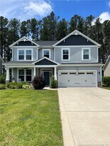 91 Timber Skip Dr in Spring Lake, NC - Building Photo