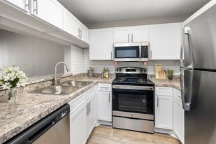 Westland Park in Jacksonville, FL - Building Photo