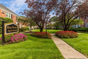 Mayflower Apartments in Ridgewood, NJ - Building Photo