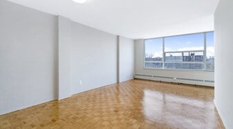 3201 Lawrence Ave E in Toronto, ON - Building Photo