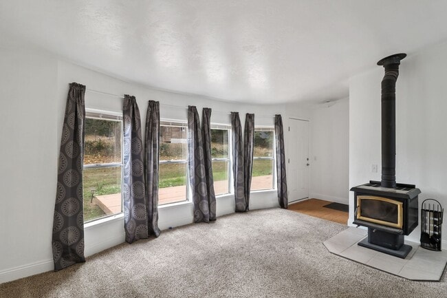 186 E 3750th N in Oak Harbor, WA - Building Photo - Building Photo