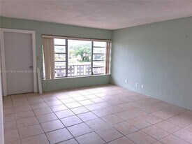 16701 NE 14th Ave in Miami, FL - Building Photo