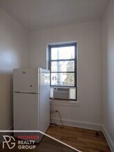 4831 N Damen Ave, Unit 215 in Chicago, IL - Foto de edificio - Building Photo