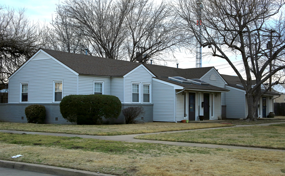 Shannonwood Park in Tulsa, OK - Foto de edificio