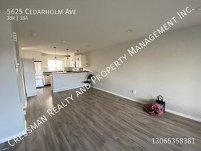 5625 Cederholm Ave in Regina, SK - Building Photo - Building Photo