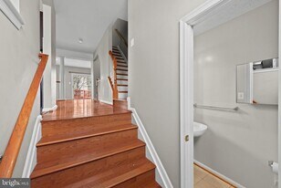 8833 Hawthorne Ct in Ellicott City, MD - Building Photo