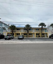 2315 Avenue C in Bradenton Beach, FL - Building Photo