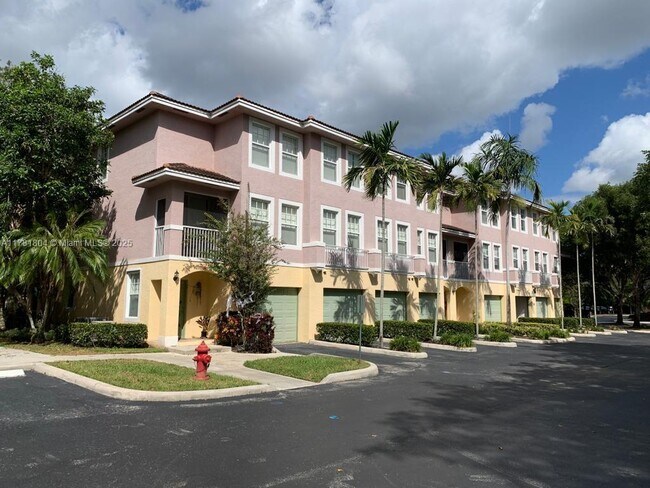 6588 W Sample Rd in Coral Springs, FL - Building Photo - Building Photo