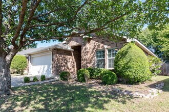 16424 Cowboy Trail in Justin, TX - Building Photo - Building Photo