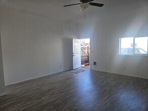 703 Duryea St in Raymond, WA - Building Photo - Building Photo