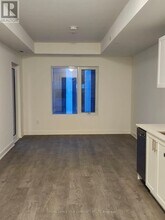 693 Davis Dr in Newmarket, ON - Building Photo - Building Photo