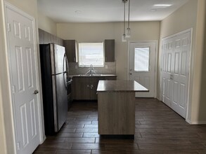 1610 W Broome St in Edinburg, TX - Foto de edificio - Building Photo