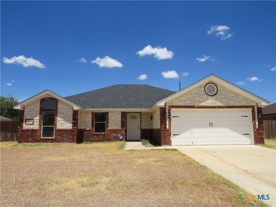 4307 Lauren MacKenzie Dr in Killeen, TX - Building Photo