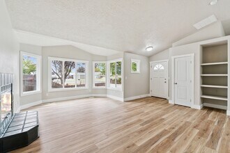 1305 W Yost Ct in Meridian, ID - Building Photo - Building Photo