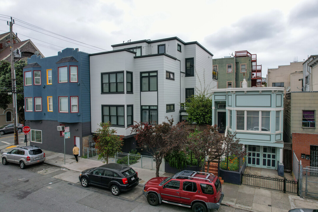 792 Capp St in San Francisco, CA - Building Photo