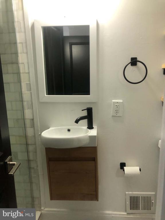 property at 5715 Clay St NE