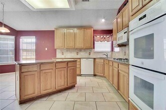 1023 Essex Dr in Cedar Hill, TX - Building Photo - Building Photo