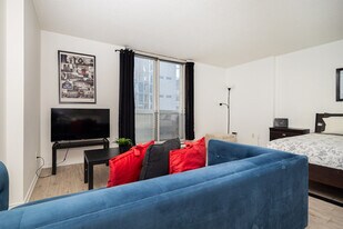 1121 Rue De Bullion, Unit SI ID1261768P in Montréal, QC - Building Photo