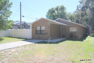 5708 Illinois Ave in Port Richey, FL - Building Photo