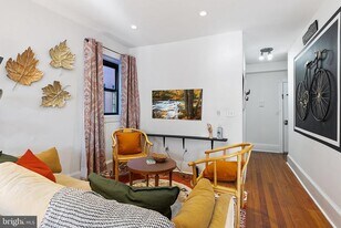 2134 Locust St in Philadelphia, PA - Building Photo