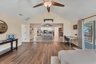 2388 Lakeshore Dr in Canyon Lake, TX - Building Photo - Building Photo