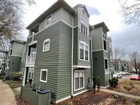 1221 Westview Ln in Raleigh, NC - Building Photo