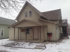 501 S Main St in Frankfort, IN - Building Photo