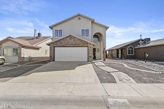 3740 Tierra Alamo Dr in El Paso, TX - Foto de edificio - Building Photo