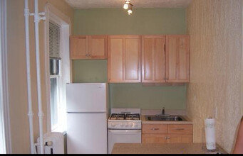 74 Revere St, Unit 1F in Boston, MA - Building Photo - Building Photo