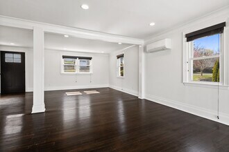 23 Nicholas Ave in Greenwich, CT - Building Photo - Building Photo