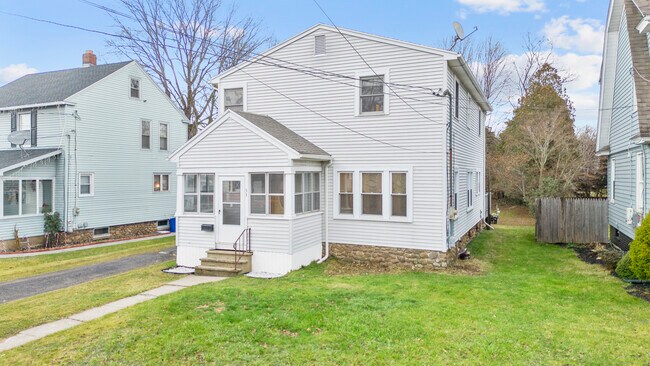 33 Clinton St in Meriden, CT - Building Photo - Building Photo