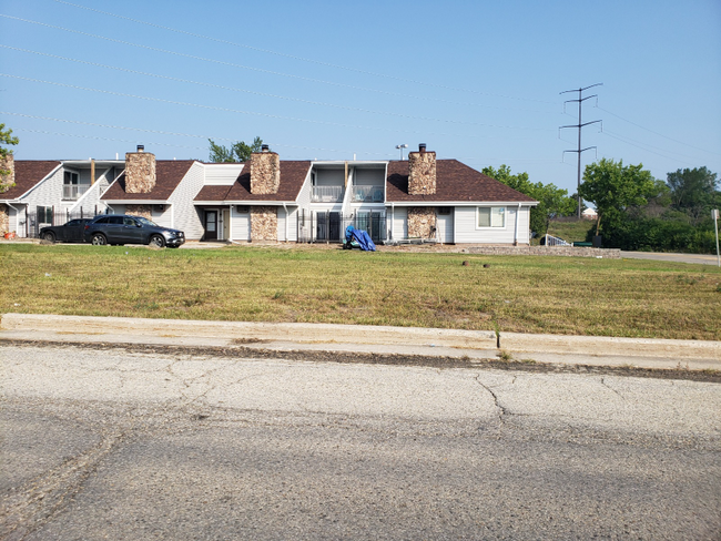 property at 8331 W Northridge Ct