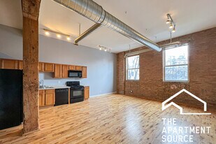 1822 S Bishop St, Unit 208 in Chicago, IL - Building Photo