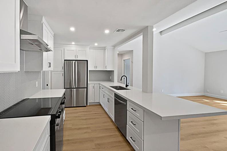 5743 Ludington Dr in Houston, TX - Building Photo
