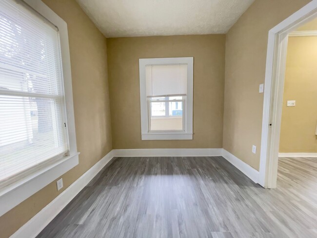property at 722 S Hackley St