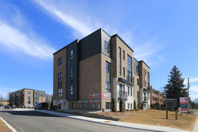 River Road East in Kitchener, ON - Building Photo - Primary Photo