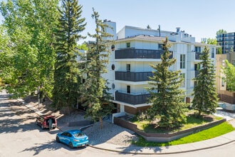 Bankview Place in Calgary, AB - Building Photo - Building Photo