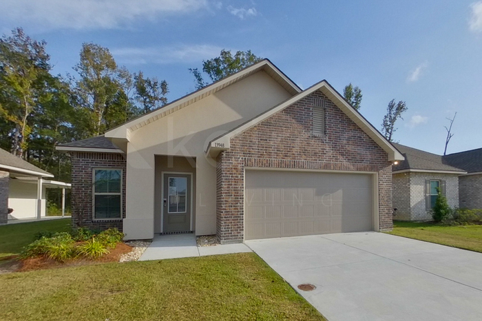 13948 Barrington Ave in Walker, LA - Building Photo