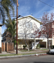 1621 E 5th St in Long Beach, CA - Building Photo - Building Photo