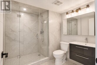 2269 Lake Shore Blvd W in Toronto, ON - Building Photo - Building Photo