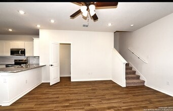 2527 Lynwood Bnd, Unit 004I in San Antonio, TX - Building Photo - Building Photo