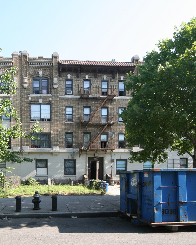 1081 Eastern Pky in Brooklyn, NY - Building Photo - Building Photo