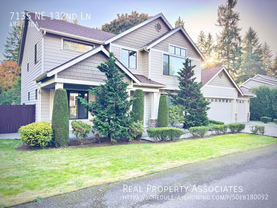 7135 NE 132nd Ln in Kirkland, WA - Building Photo