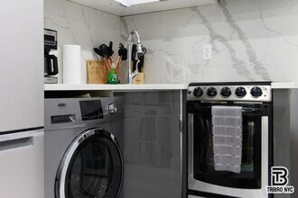 450 E 78th St in New York, NY - Building Photo - Building Photo