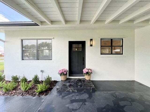 212 NE Entrada Ave in Port St. Lucie, FL - Building Photo - Building Photo