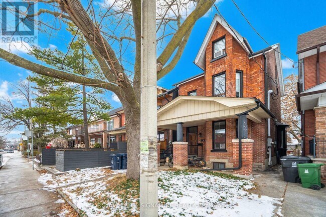 46 Armstrong Ave in Toronto, ON - Building Photo - Building Photo