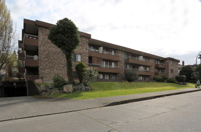 The Roman Court Apartments in Vancouver, BC - Building Photo - Building Photo