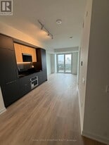 1 Fairview Rd E in Mississauga, ON - Building Photo